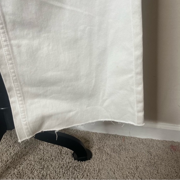 We The Free White High Rise Flare Leg Button Fly Raw Hem Jeans Women’s Sz 28 NWT - Picture 3 of 5